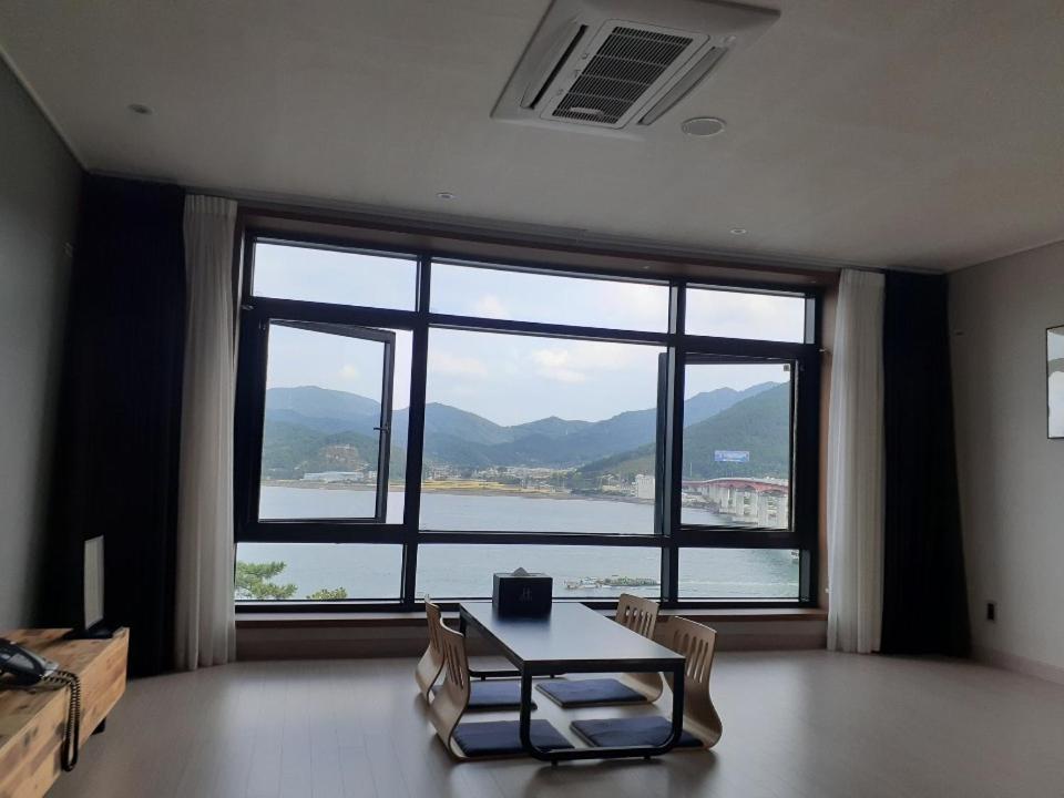 Tongyeong Bridge Hotel エクステリア 写真