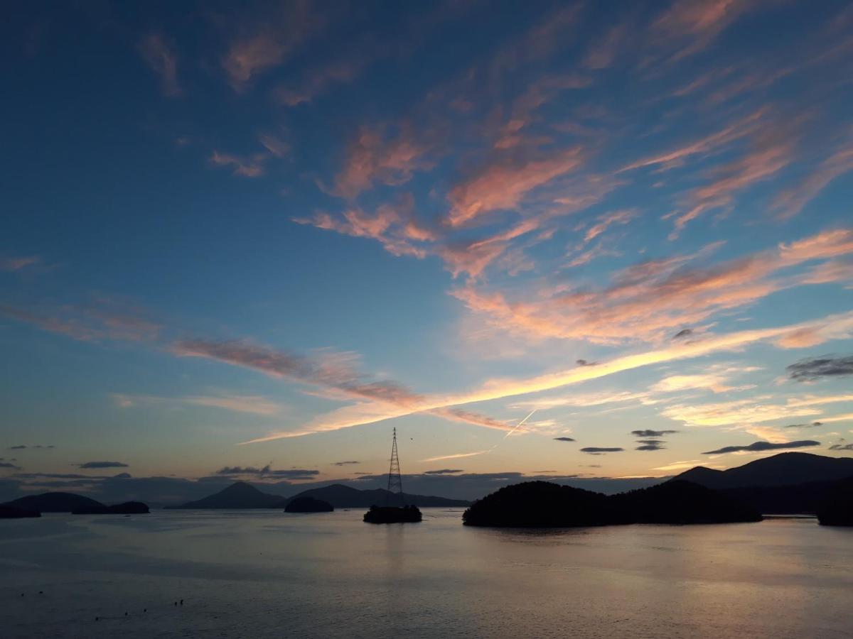 Tongyeong Bridge Hotel エクステリア 写真