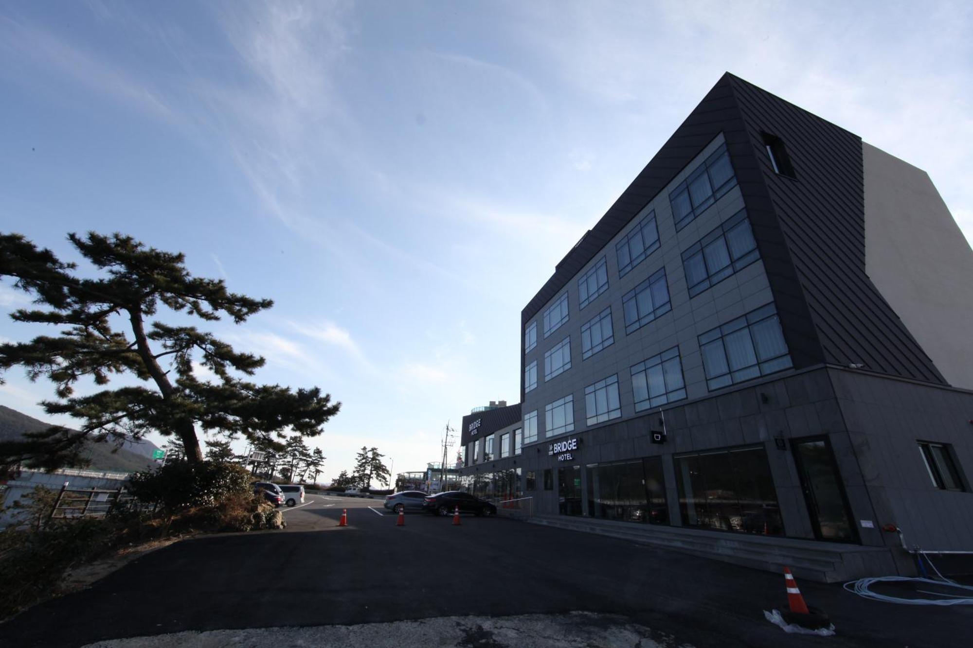 Tongyeong Bridge Hotel エクステリア 写真